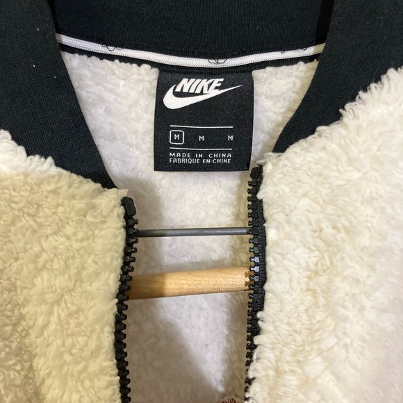 Women’s Nike Sherpa Super Soft Funky Bomber Teddy Jacket Size Medium - Picture 7 of 7